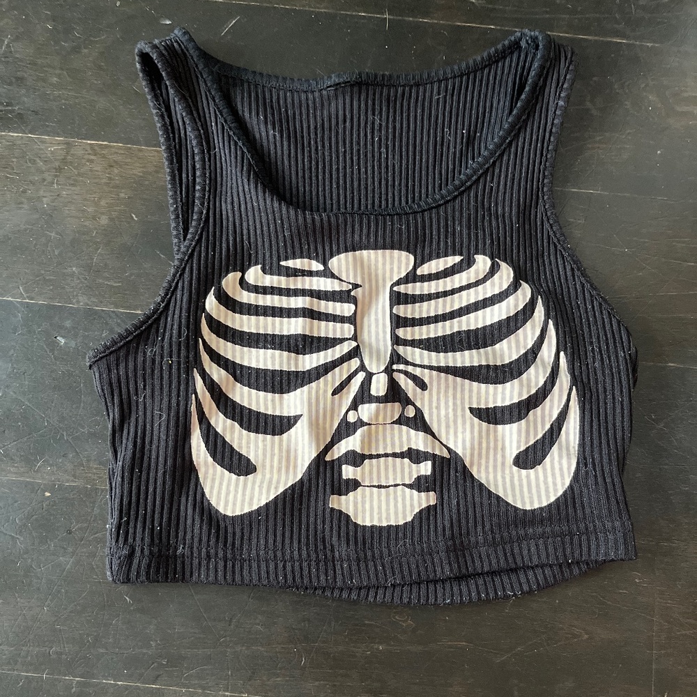 Skeleton Graphic Cropped Tank